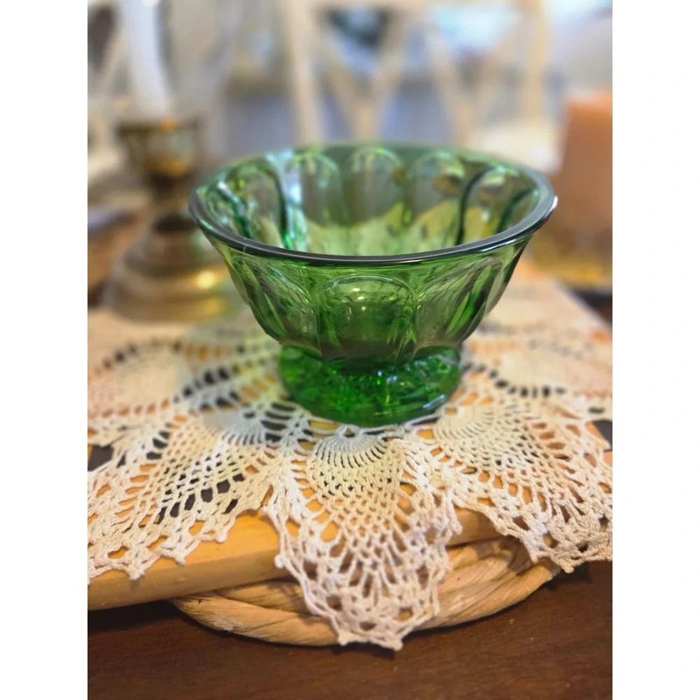 vintage Anchor Hocking emerald green pressed glass footed bowl